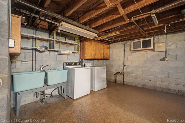 27110 Clairview Drive, Dearborn Heights, MI 48127
