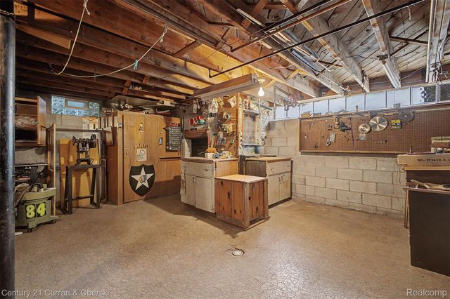 27110 Clairview Drive, Dearborn Heights, MI 48127