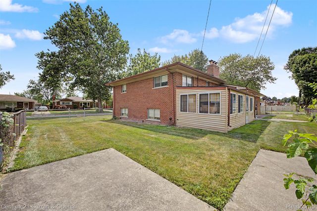 27110 Clairview Drive, Dearborn Heights, MI 48127
