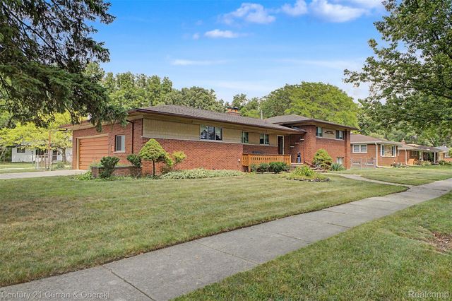 27110 Clairview Drive, Dearborn Heights, MI 48127