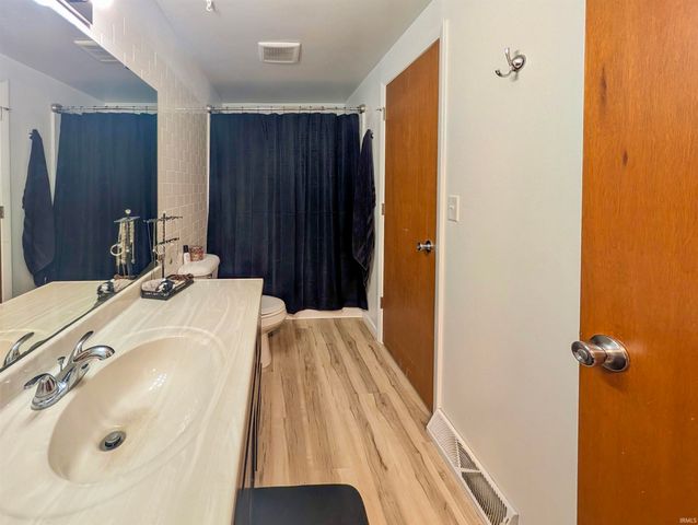 904 Carlin Place, Angola, IN 46703