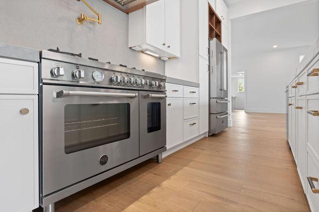 309 Avenue Of Oaks Street, Houston, TX 77009