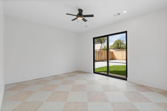 309 Avenue Of Oaks Street, Houston, TX 77009