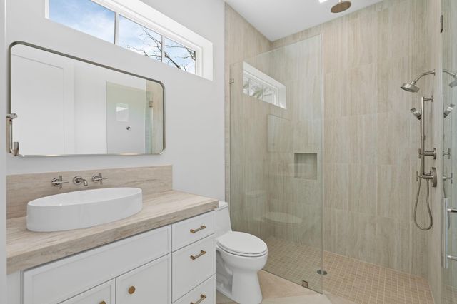 309 Avenue Of Oaks Street, Houston, TX 77009