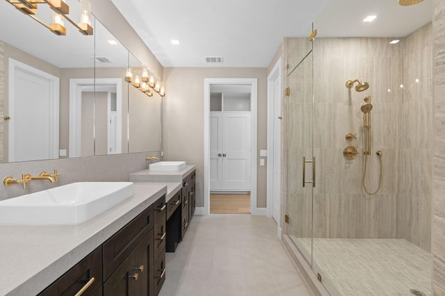 309 Avenue Of Oaks Street, Houston, TX 77009