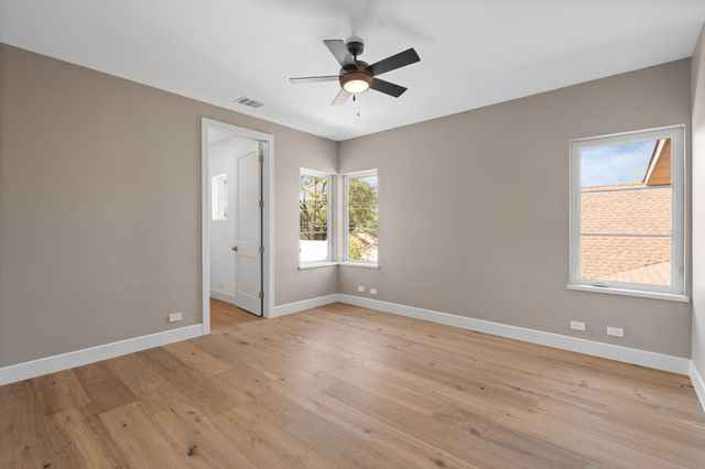 309 Avenue Of Oaks Street, Houston, TX 77009