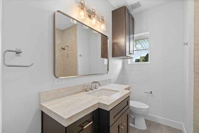 309 Avenue Of Oaks Street, Houston, TX 77009