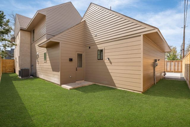 309 Avenue Of Oaks Street, Houston, TX 77009