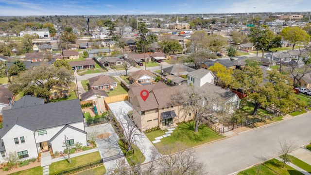 309 Avenue Of Oaks Street, Houston, TX 77009