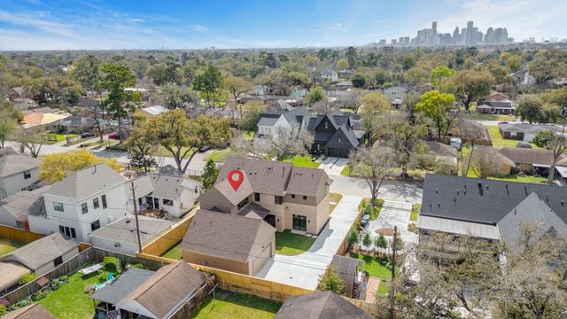 309 Avenue Of Oaks Street, Houston, TX 77009