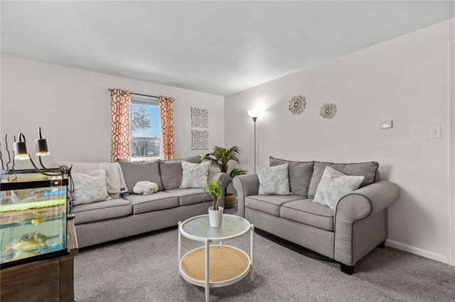 386 Mendon Avenue, Pawtucket, RI 02861