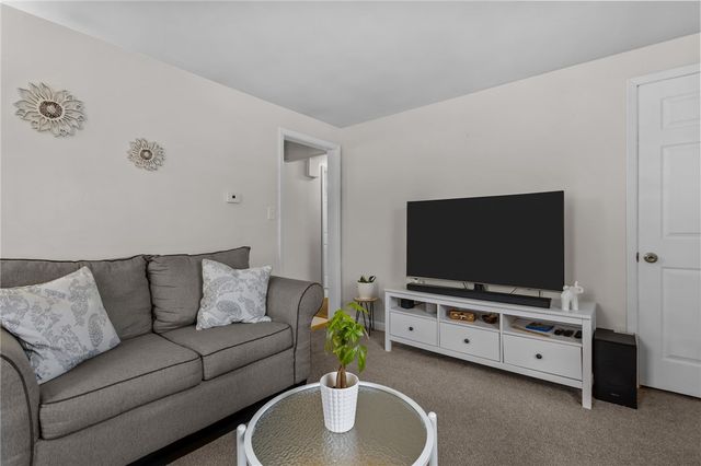 386 Mendon Avenue, Pawtucket, RI 02861