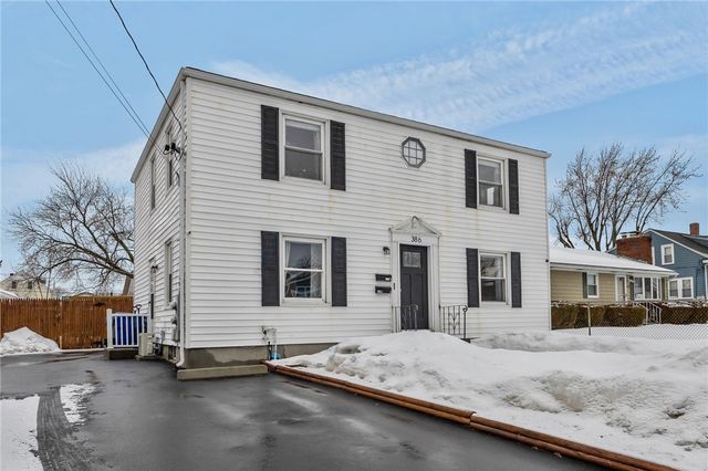 386 Mendon Avenue, Pawtucket, RI 02861