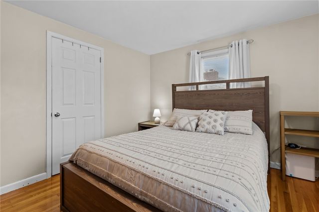 386 Mendon Avenue, Pawtucket, RI 02861