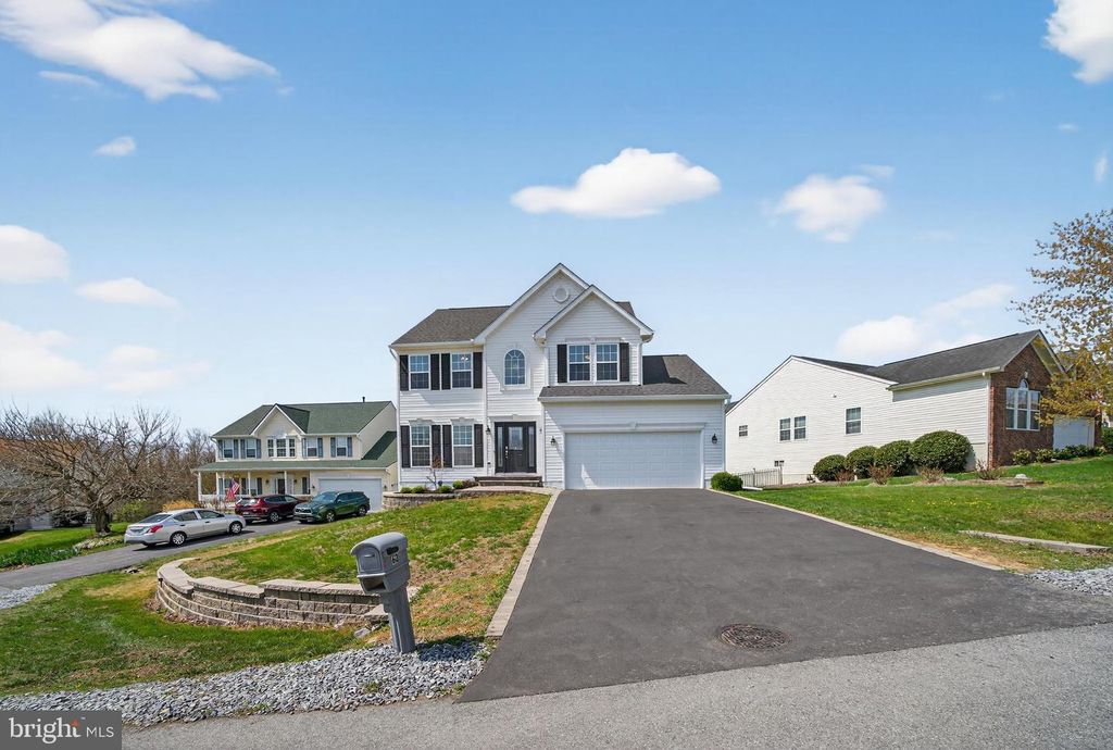62 NIBLICK CT, Martinsburg, WV 25405