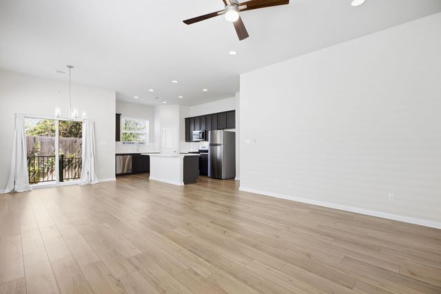 8648 Wellspring LOOP, Round Rock, TX 78665