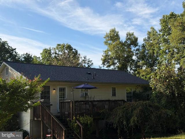 15 PARAGON DR, Bunker Hill, WV 25413