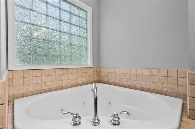 2105 Morning Star Lane, Winston-salem, NC 27107
