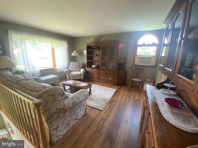 3102 DUCKWORTH DR, Pottstown, PA 19464