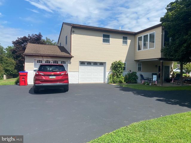 3102 DUCKWORTH DR, Pottstown, PA 19464