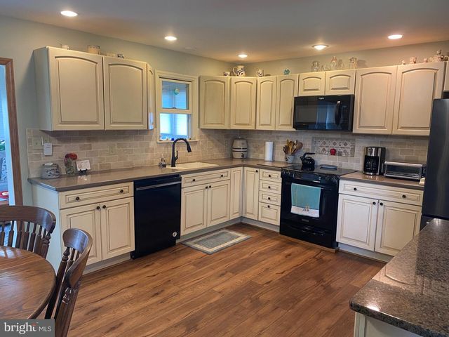 3102 DUCKWORTH DR, Pottstown, PA 19464