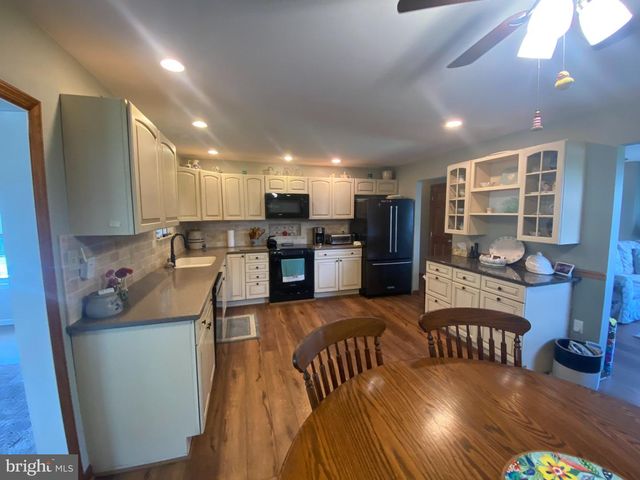 3102 DUCKWORTH DR, Pottstown, PA 19464