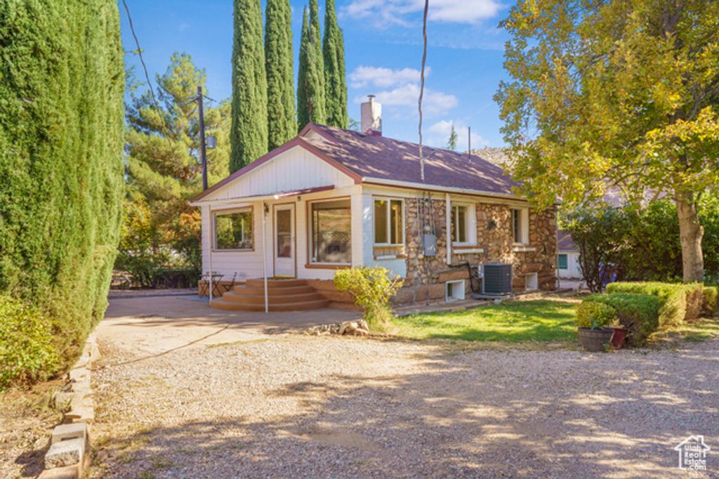 336 E MAIN ST, Rockville, UT 84763