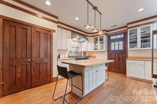 146 Harbor Watch Drive N, Statesville, NC 28677