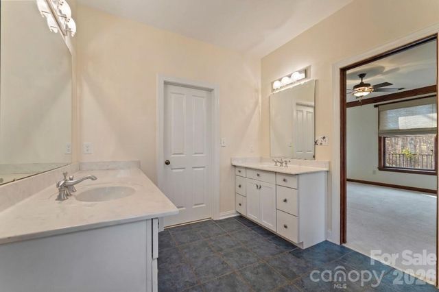 146 Harbor Watch Drive N, Statesville, NC 28677