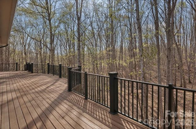 146 Harbor Watch Drive N, Statesville, NC 28677