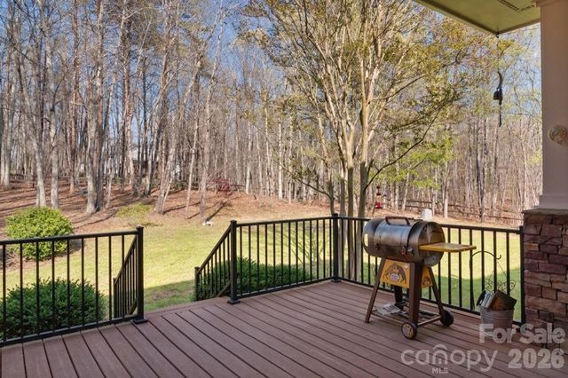 146 Harbor Watch Drive N, Statesville, NC 28677