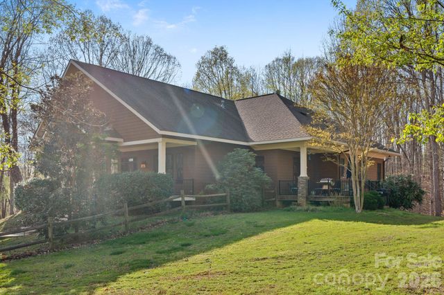 146 Harbor Watch Drive N, Statesville, NC 28677