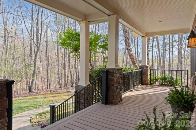 146 Harbor Watch Drive N, Statesville, NC 28677