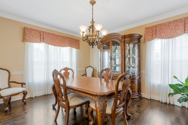 6 Sally Ct, Bridgewater Twp., NJ 08807