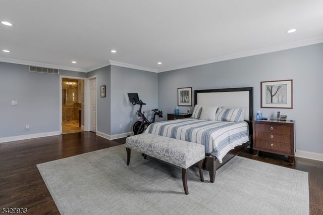 6 Sally Ct, Bridgewater Twp., NJ 08807
