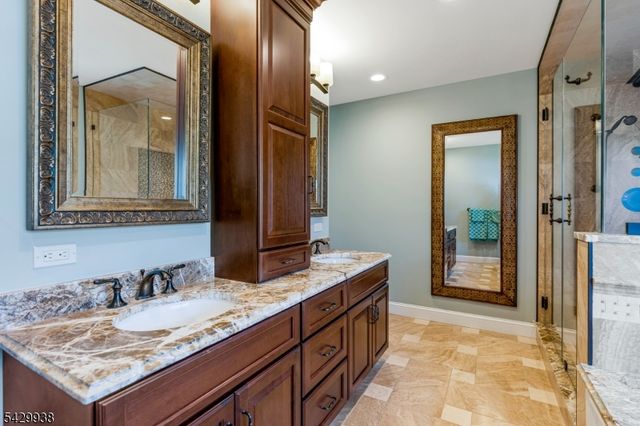 6 Sally Ct, Bridgewater Twp., NJ 08807