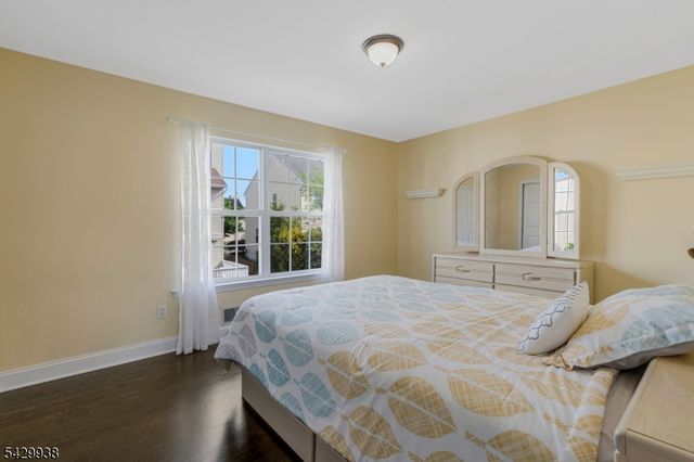 6 Sally Ct, Bridgewater Twp., NJ 08807