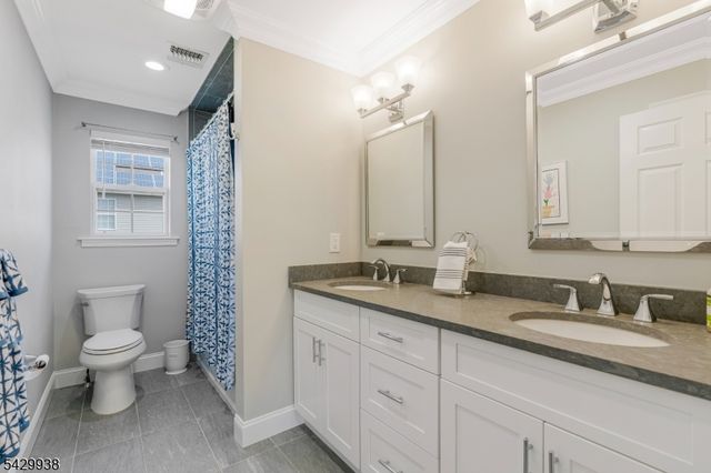 6 Sally Ct, Bridgewater Twp., NJ 08807