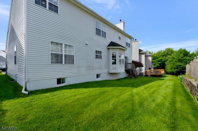 6 Sally Ct, Bridgewater Twp., NJ 08807