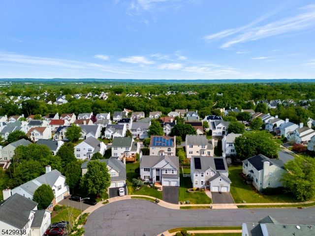 6 Sally Ct, Bridgewater Twp., NJ 08807