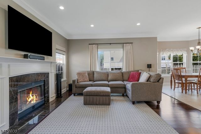6 Sally Ct, Bridgewater Twp., NJ 08807