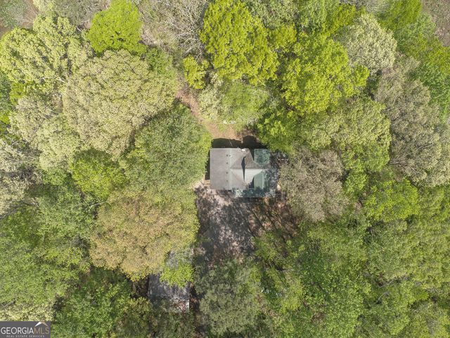 161 Hutchinson Lake Road, Senoia, GA 30276