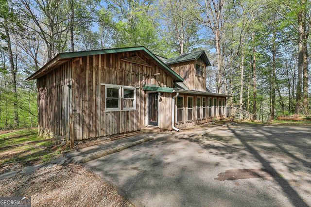 161 Hutchinson Lake Road, Senoia, GA 30276