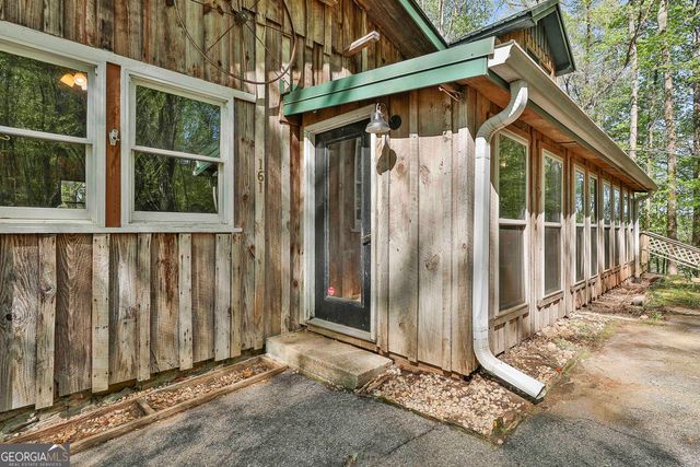 161 Hutchinson Lake Road, Senoia, GA 30276