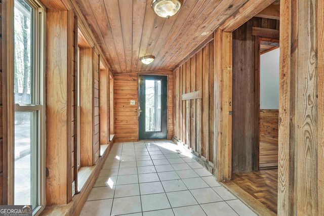 161 Hutchinson Lake Road, Senoia, GA 30276