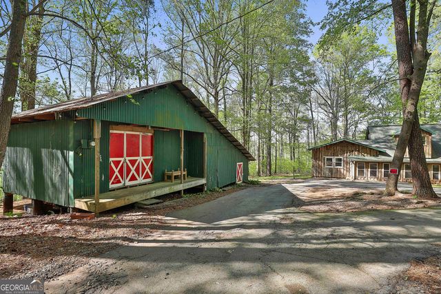 161 Hutchinson Lake Road, Senoia, GA 30276