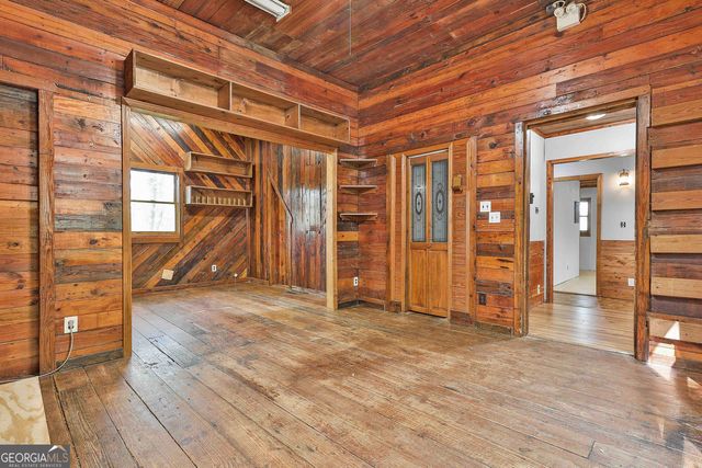 161 Hutchinson Lake Road, Senoia, GA 30276
