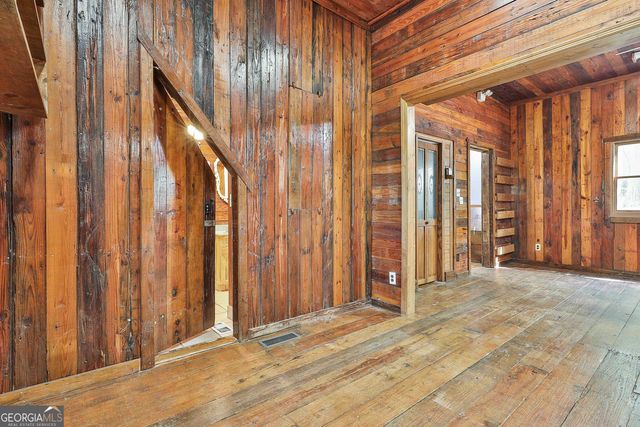 161 Hutchinson Lake Road, Senoia, GA 30276