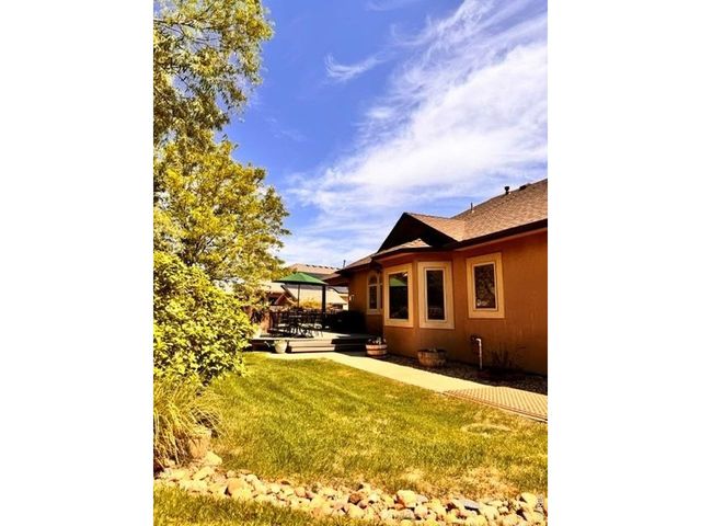 1917 80th Ave, Greeley, CO 80634