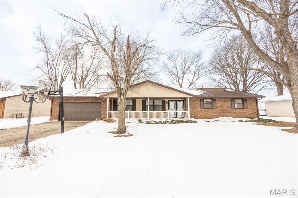 717 Knipp Avenue, Mascoutah, IL 62258